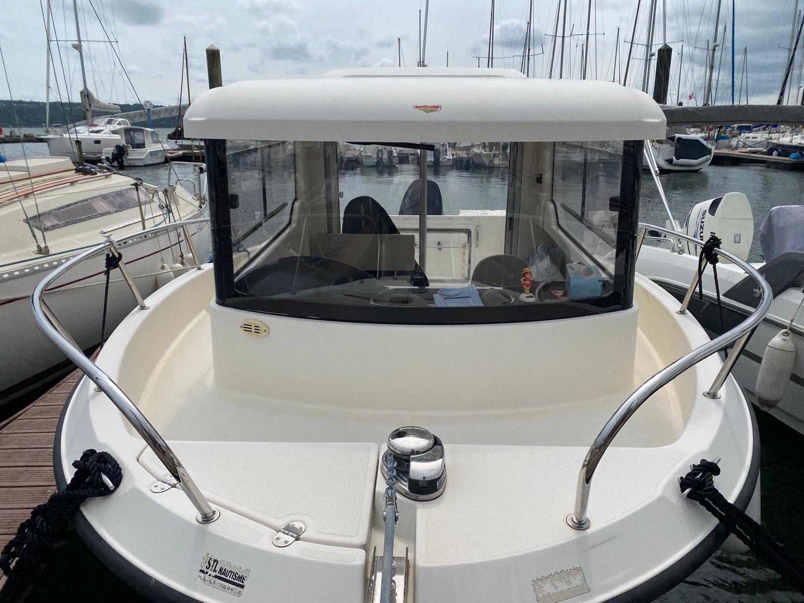 slider 0 Quicksilver  675 Pilothouse